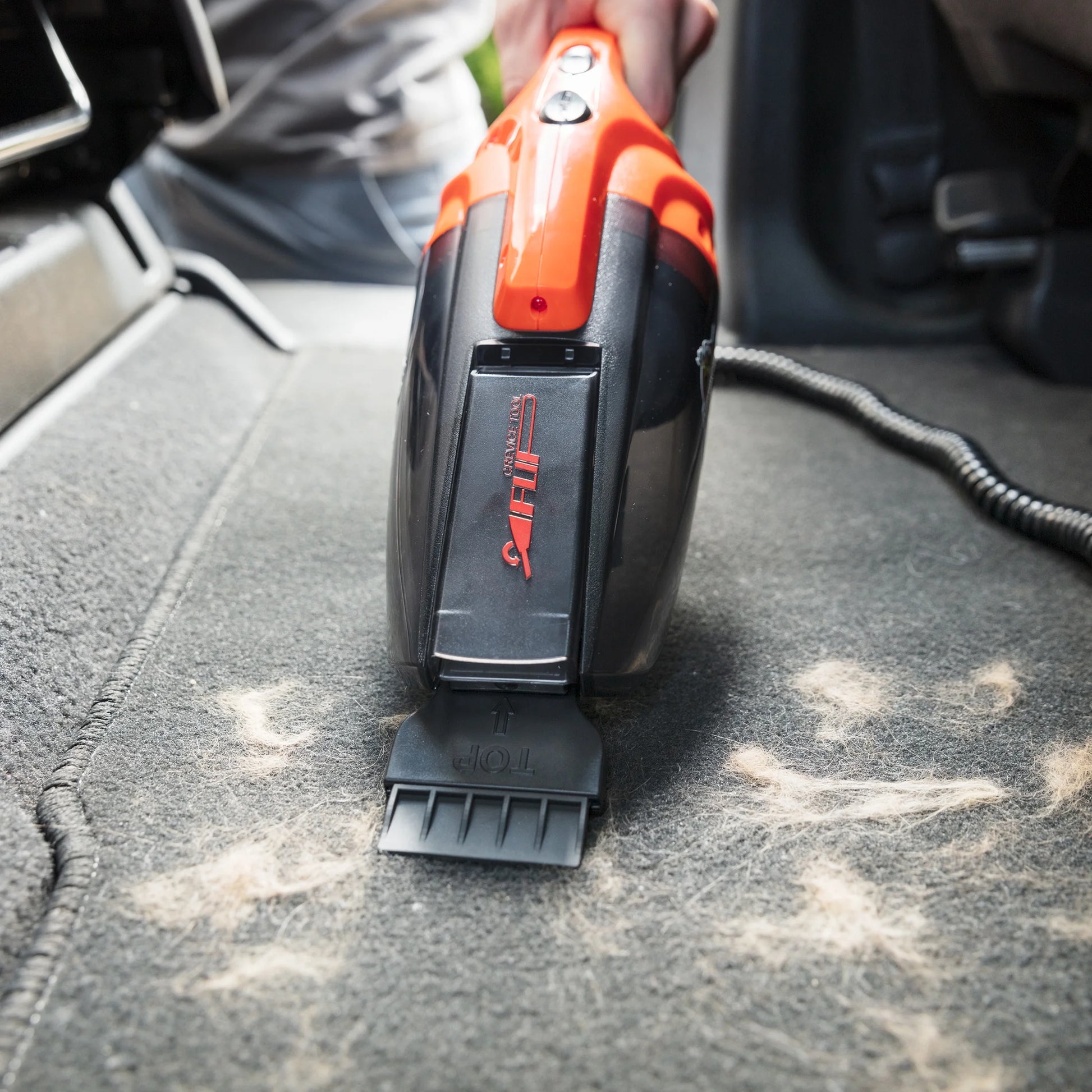 12V Handheld Vacuum Cleaner - Easy Emptying and Cleaning